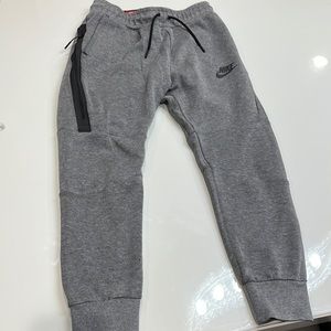 Nike Tech (Kids)
